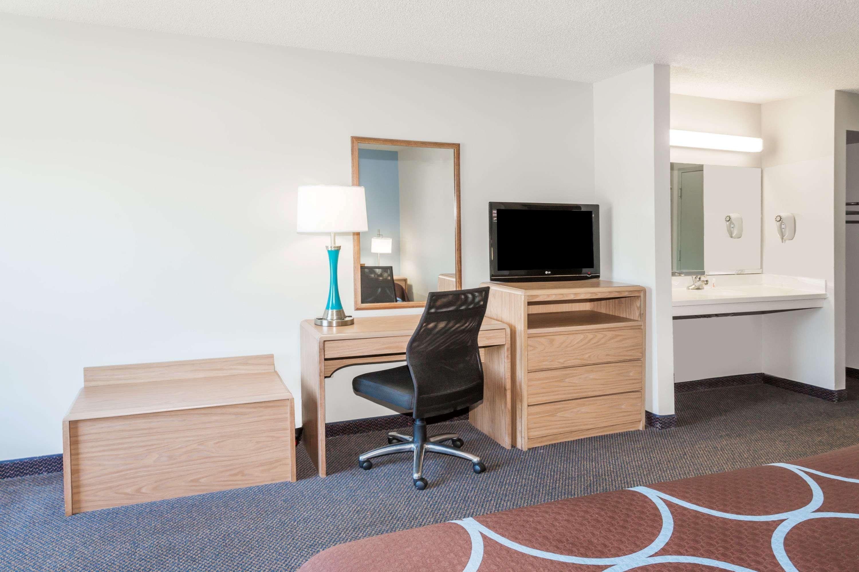 Super 8 By Wyndham Valdosta Ga I-75 Hotel Luaran gambar