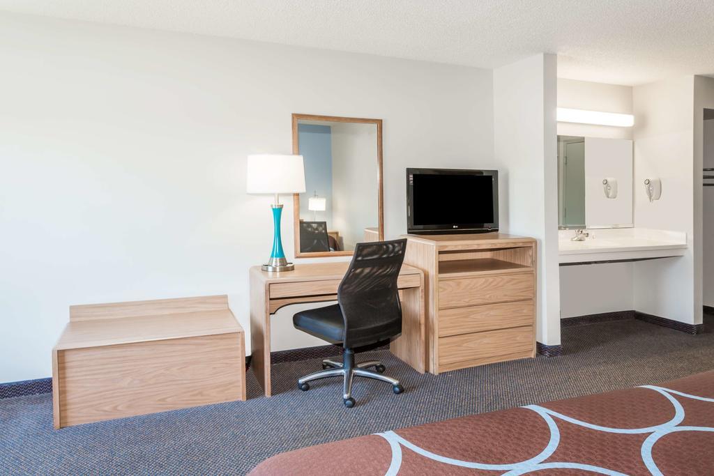 Super 8 By Wyndham Valdosta Ga I-75 Hotel Luaran gambar